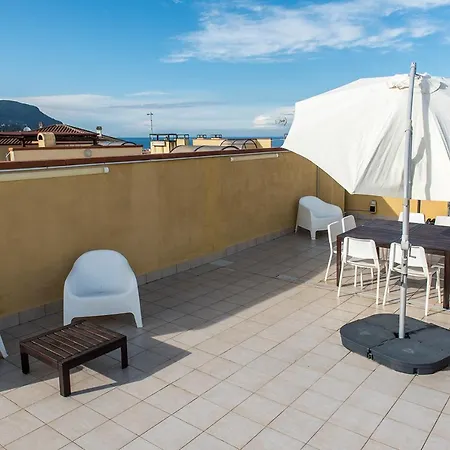 Trilo A Con Terrazza Panoramica